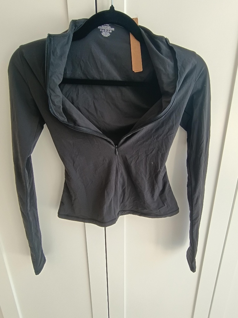 SKIMS FITS EVERYBODY ZIP FRONT (HARD TO FIND) NWT XS